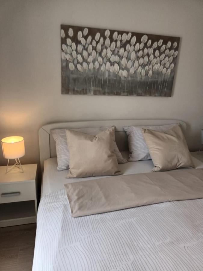 Apartment & Rooms Riva Vodice Exterior foto